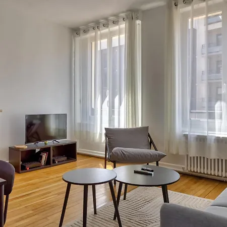 Le Lili's Elegant F4 Proche Du Centre-ville De Apartment